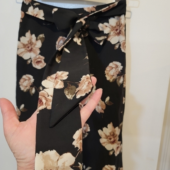 NEW J.O.A. Los Angeles Floral Palazzo Pants with Tie Size XS - Picture 8 of 17
